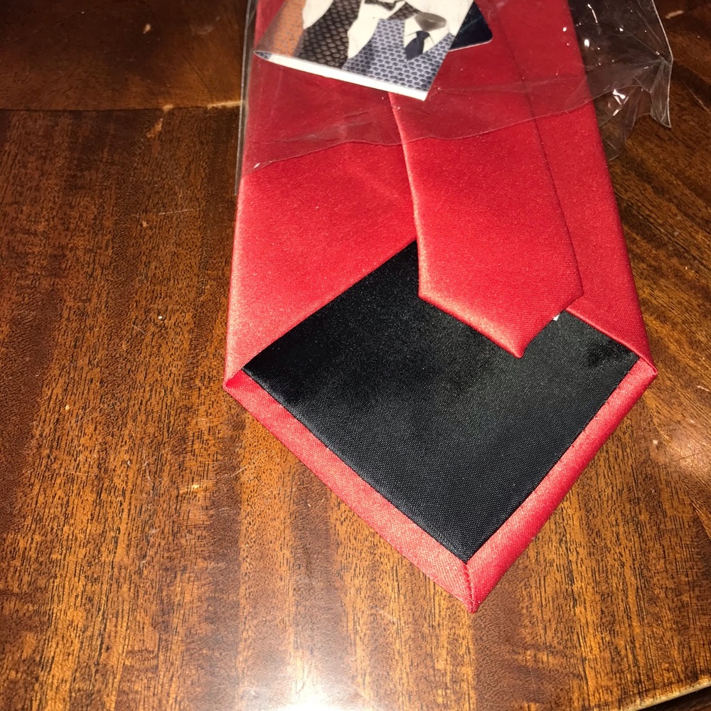 New Arkansas Razorback neck tie - Picture 2 of 3